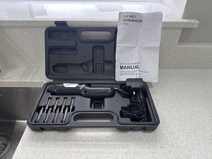 electric screw driver and bits