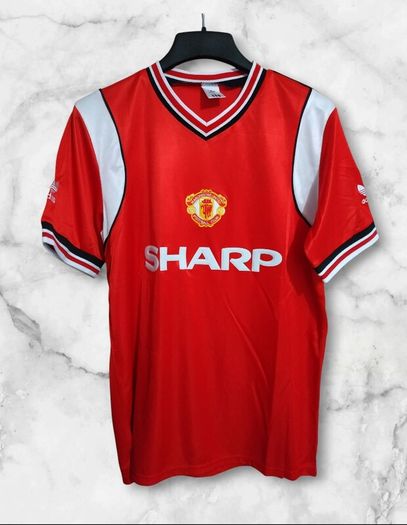 Man Utd ( Retro / Mc Grath 5 ) Jersey , Size M .