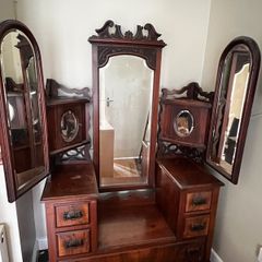 Triple mirror Duchess Dressing table