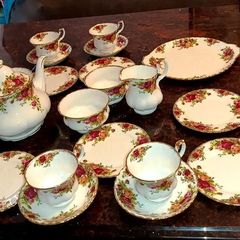 Royal Albert Old Country Roses full teaset