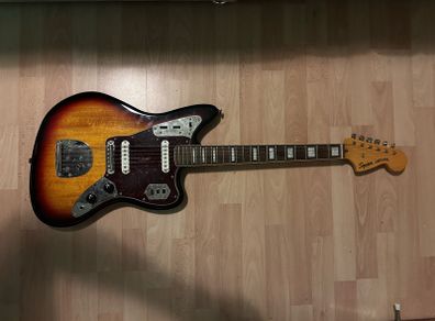 Squier Classic Vibe CV 70S Jaguar Sunburst SB