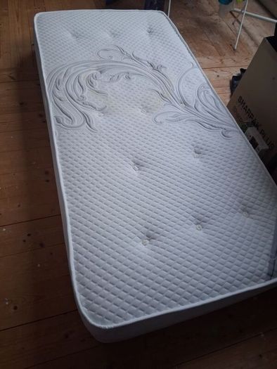 Single mattress