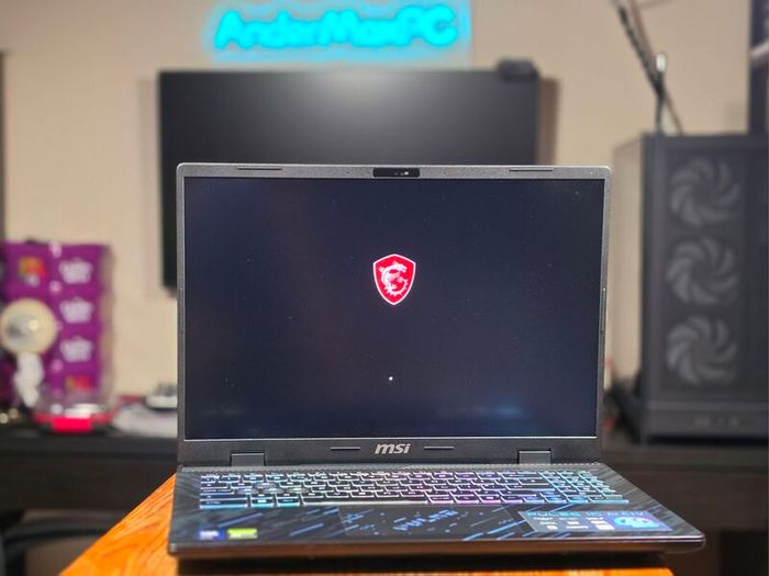 Gaming Laptop MSI Pulse 16 AI C1V