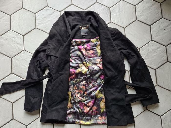 Black coat Ted Baker Size 2 Size small S