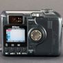 Nikon Coolpix 885 retro digital camera Image 2