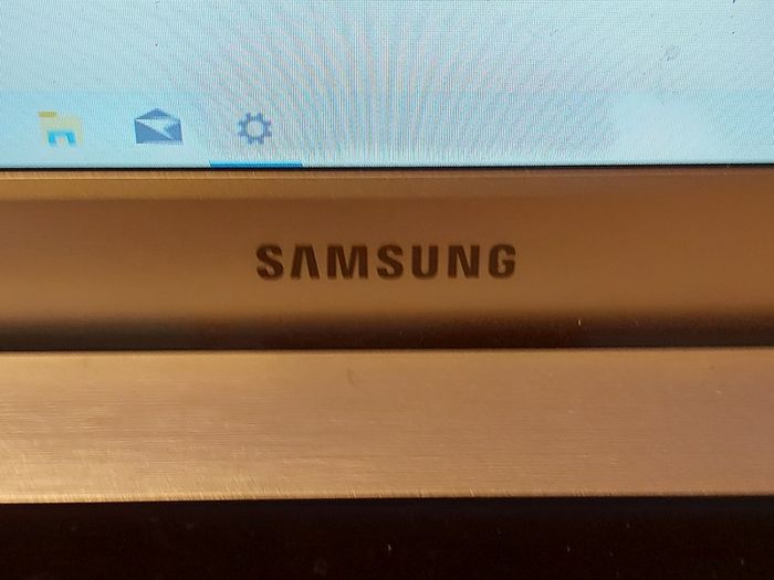 Samsung 15.6 laptop, Model NP-R530, Red, Windows 10, Pentium Dual Core CPU T4400, 2.2GHZ, 2GB Ram, 300GB HDD, Microsoft Edge, Chrome, etc
