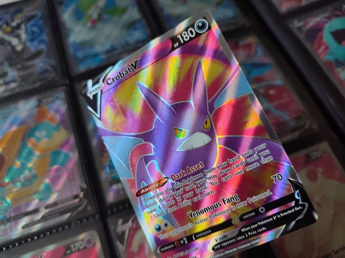 Crobat V ! Full Art ! Ultra Rare ! from Darkness Ablaze Set ! 2020 ! Pokemon Card !