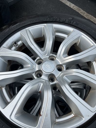 Land Rover 235/60 R 18 107W