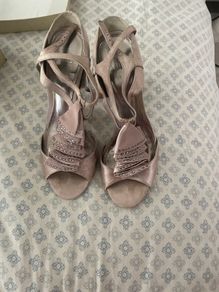 Satin heel