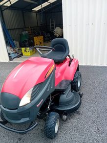 Ride on lawnmower