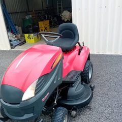 Ride on lawnmower