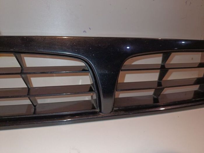 Toyota Carina E front grill