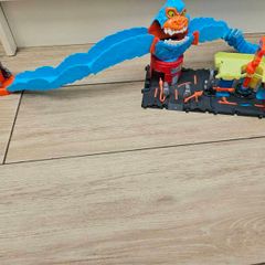 Hot wheels city Gorilla & car wash
