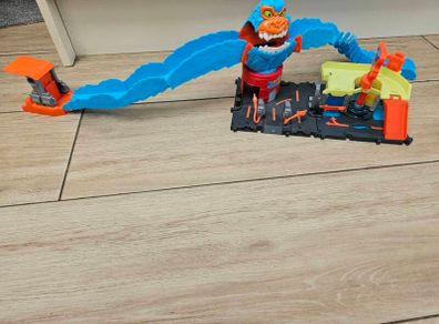 Hot wheels city Gorilla & car wash