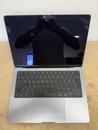 Macbook Pro A2442 (2021) CPU- 10 Cores M1 Max GPU- 32 Cores M1 Max 32GB RAM 500GB SSD 14" 3024x1964 Built-in Liquid Retina XDR