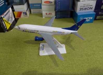 Astraeus 1:200 scale model airplane, Boeing 737 aircraft