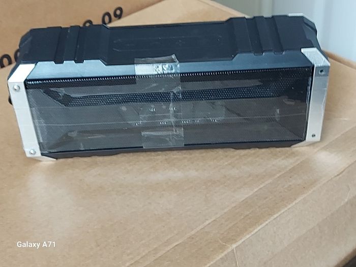 VTIN Bluetooth Speaker Model BH086A, works perfect, back cover has come loose and is cellotaped on