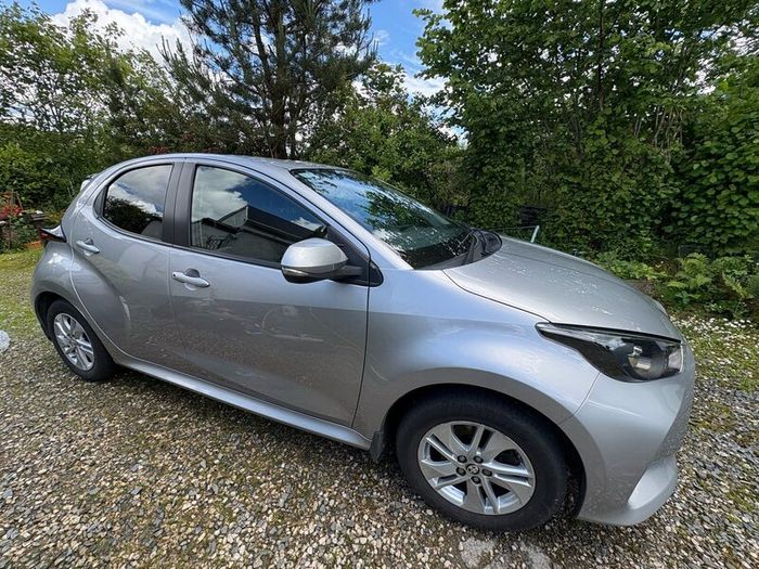 Toyota Yaris Hybrid Luna 4dr Auto 1490 Cc Grey