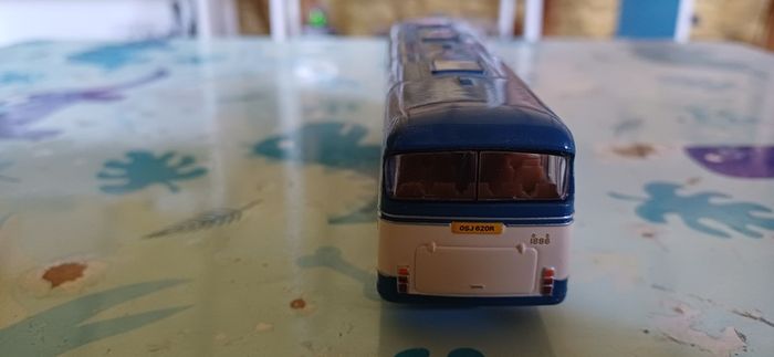 Bus model