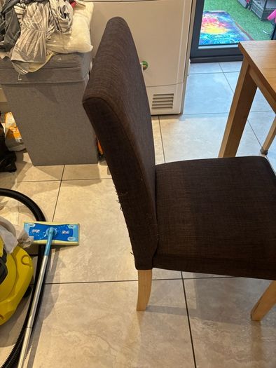 Beautiful Table & 6 Chairs
