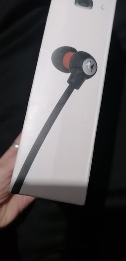 earphone for cycling. NO charging cable