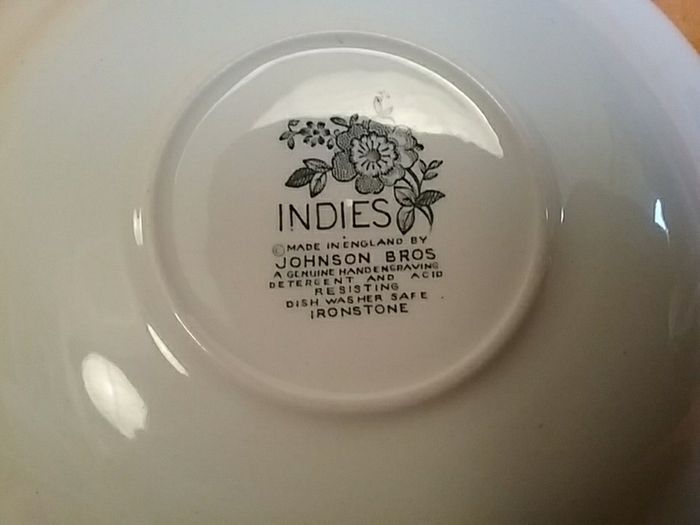 Johnson Bros Indie Large Saucer