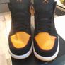 Air Jordan 1 Mid SE  Size 9 Image 3