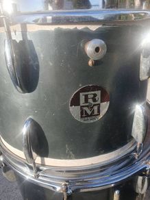 Vintage Rose Morris drum kit