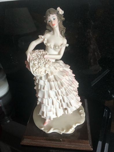 Belcari figurine