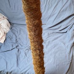 Moss pole