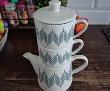 Tea set for 2