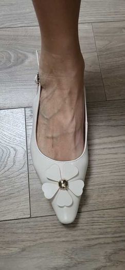 KENSIE beige sling backs with floral detail Sz 7UK