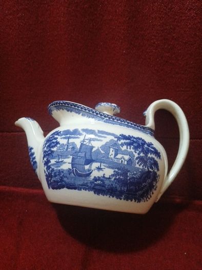 Wedgwood Batchelor Blue White Teapot