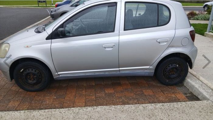 2002 Toyota Yaris 1.4D breaking