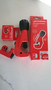 Pipe cutters