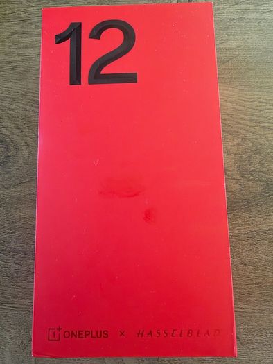 OnePlus 12 512GB Flowy Emerald  (Mint Condition) + Matching OnePlus Buds Pro - Complete Bundle!