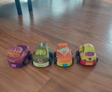 Set of 4 small pull-back toy cars