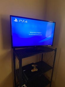 playstation 4  and 32 inch tv