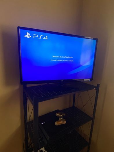 playstation 4  and 32 inch tv