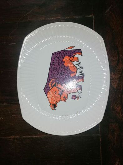 10x Beefeater Dinner Plates