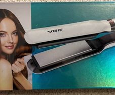 New VGR v-511 professional hair straightener perfect Xmas present