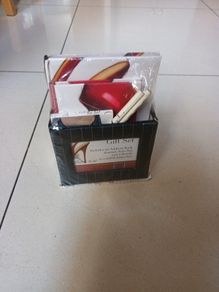 Chicken Stationery  Gift Set In A Stylish  Frame Box.  In Orginal  Stand.