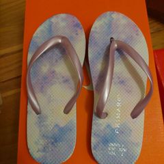 Girl's flip-flops