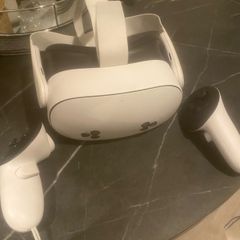 VR quest 3 nearly new