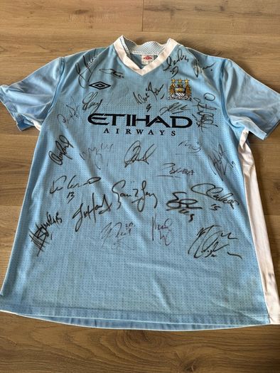 Manchester city signed jersey 2011