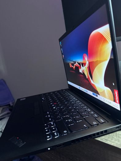 Lenovo ThinkPad X1 Carbon Gen 8 | Premium Business Laptop | Intel Core i7 10th Gen | 16GB RAM | 256GB SSD | Full HD