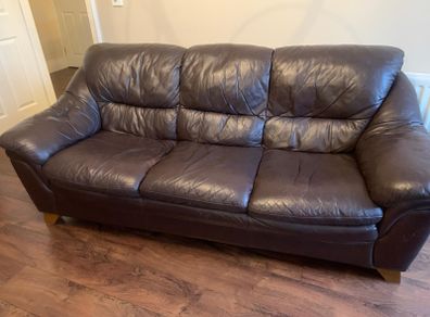 2 Piece Leather Suite