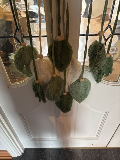 Macrame leaf wall hanging