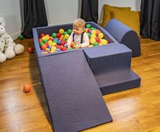 Large Adventure Centre ball pit with 300 balls for babies toddlers