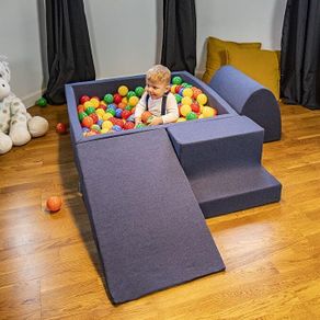 Large Adventure Centre ball pit with 300 balls for babies toddlers